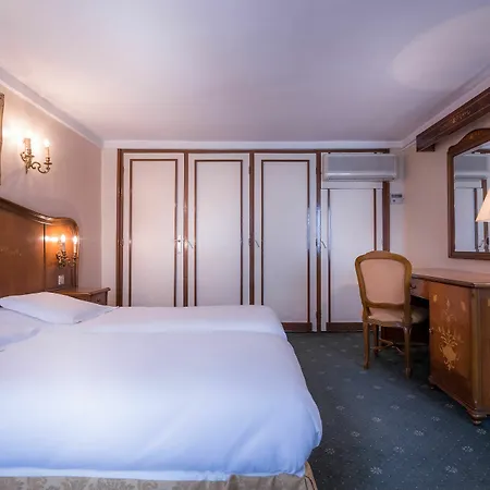 Chouchou Hotel 3*